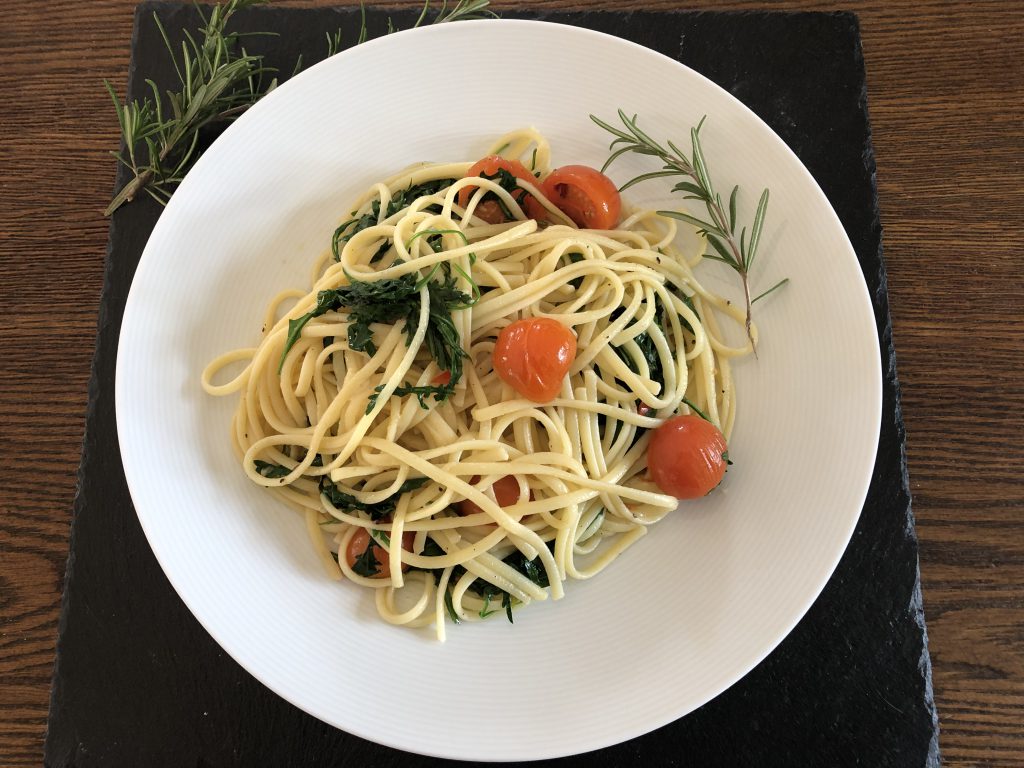 Purplus Genuss - Scharfe Spagetti mit Rauke und Tomate