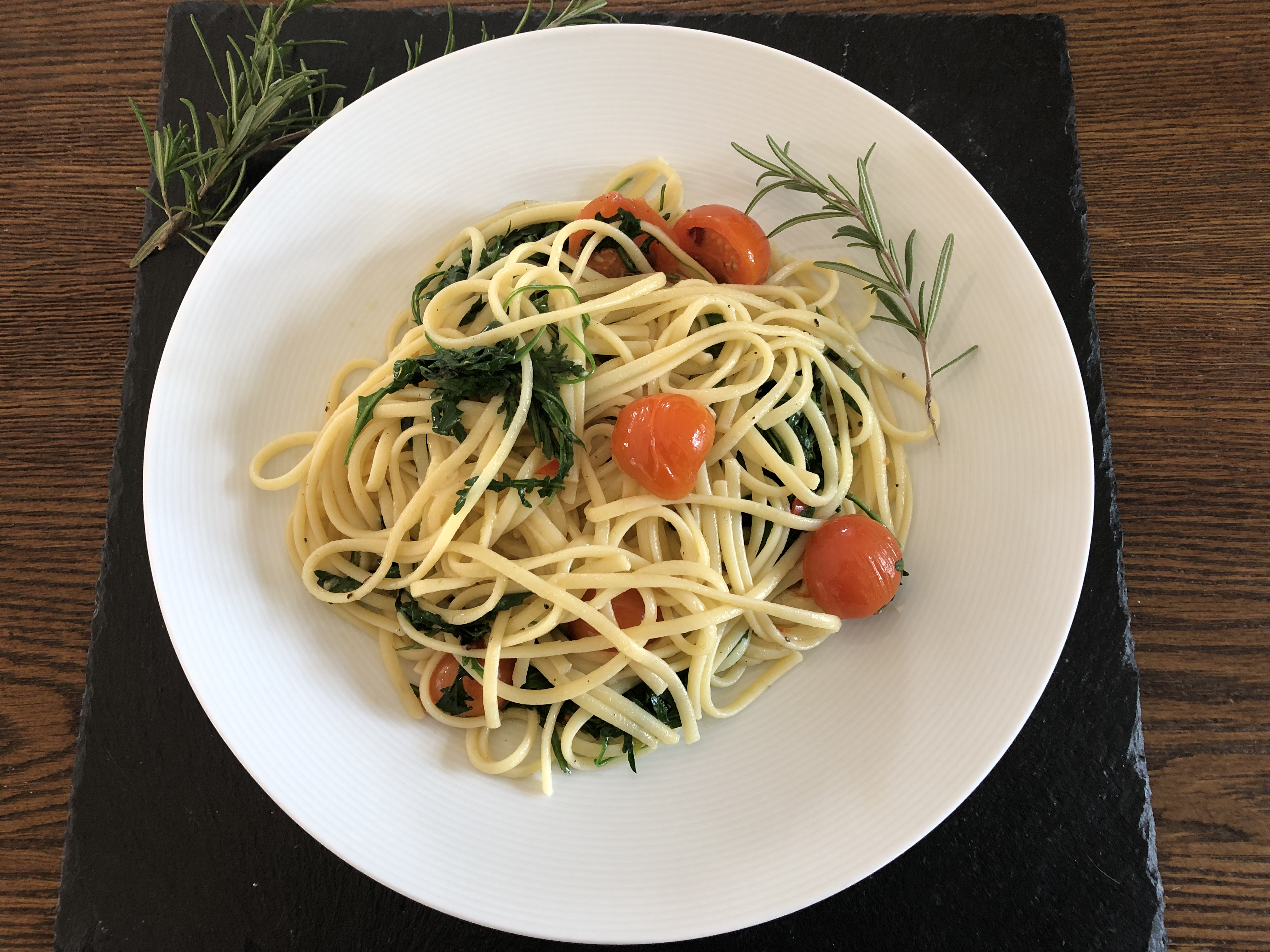 Scharfe Spagetti mit Rauke und Tomate2 - Purplus Genuss